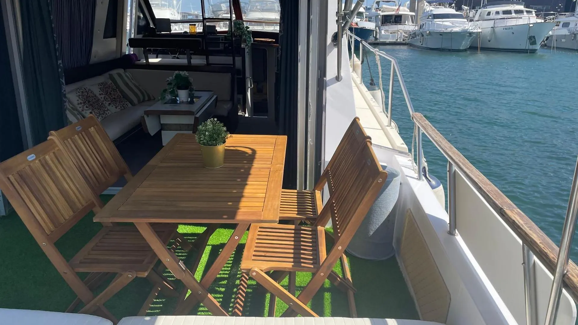 Spacious And Cozy Boat House In Barcelona Sant Adria de Besos 0*,